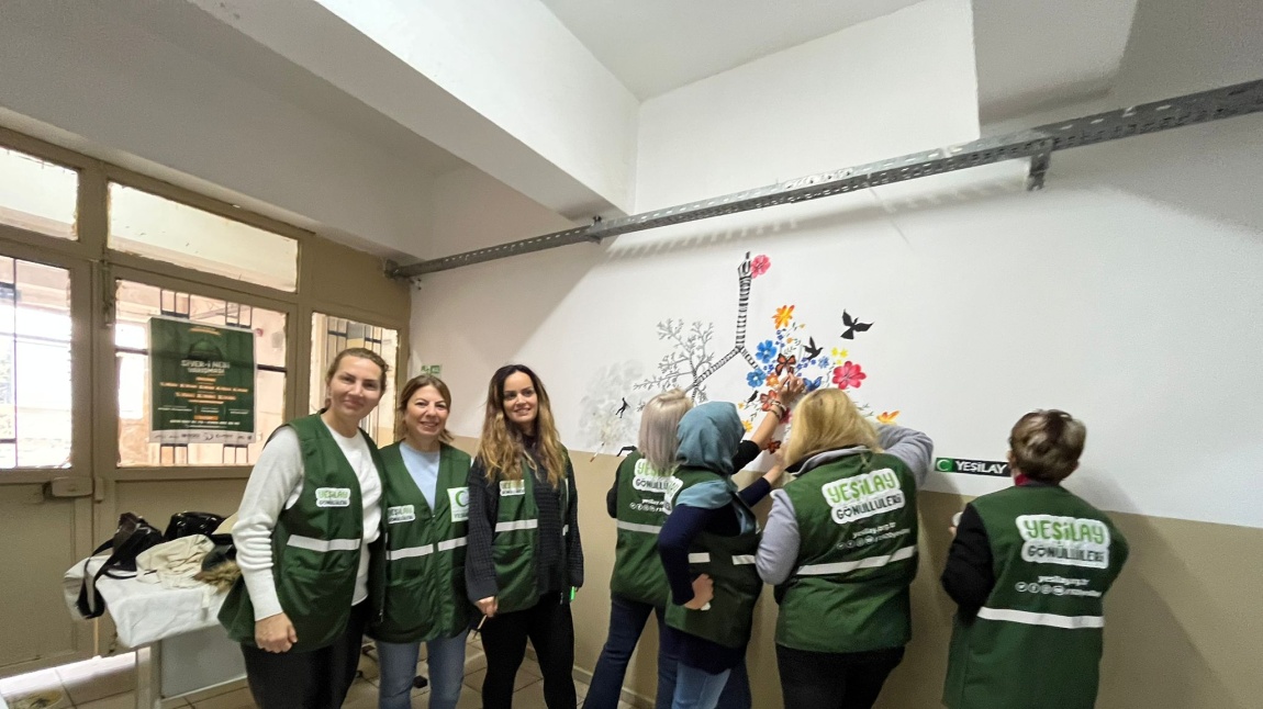 Yeşilay Kulübü bilgilendirici duvar resmi